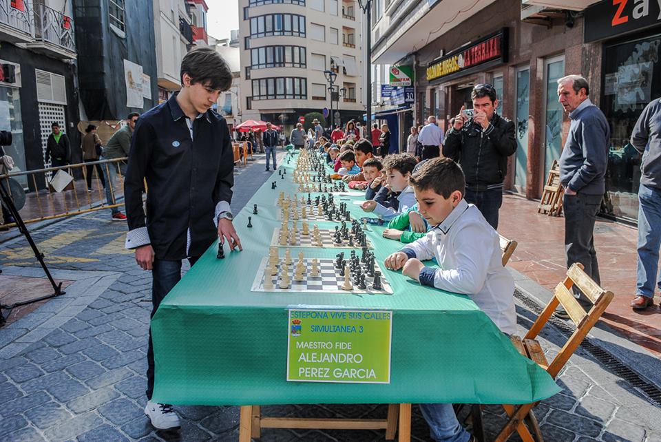 10  Simultanea Estepona 25 tableros